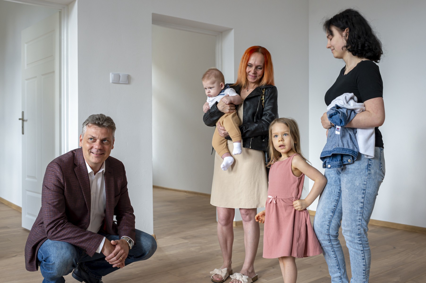 Przekazanie kluczy nowym lolatorom wyremontowanej kamienicy przy ul. Witczaka