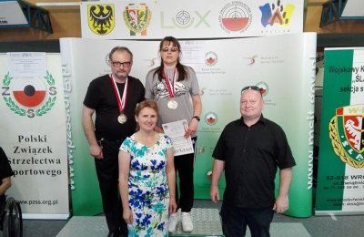Zawodniczka Klubu Strzeleckiego "Combat Kragal" wi