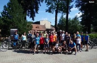 Bytomscy policjanci poznawali historię Miechowic