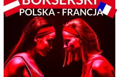 Kobiety skrzyżują bokserskie rękawice