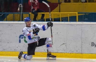 Gra hokejowa i piłkarska Polonia