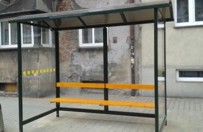 Nowe wiaty przystankowe