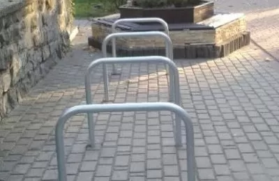 Nowe stojaki na rowery