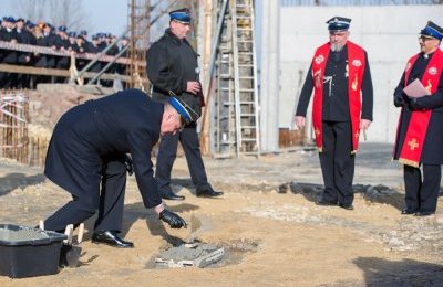 Żurawie na Łużyckiej. Trwa budowa nowej strażn