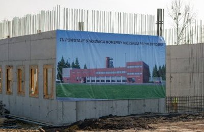 Żurawie na Łużyckiej. Trwa budowa nowej strażn