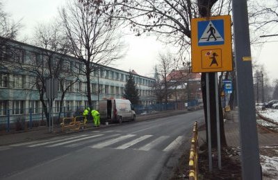 Bezpieczniej przy szkole