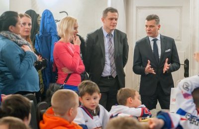 Priorytetem budowa lodowiska i szkolenie nowych ka