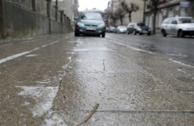 Uwaga! Opady marznącego deszczu i deszczu ze śni