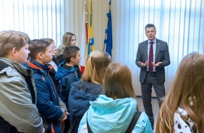 Uczniowie Szkoły Podstawowej nr 6 z wizytą u pre