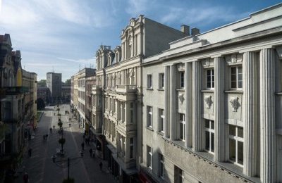 Trwa uzupełnianie ubytków ul. Dworcowej