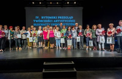 Seniorzy na scenie