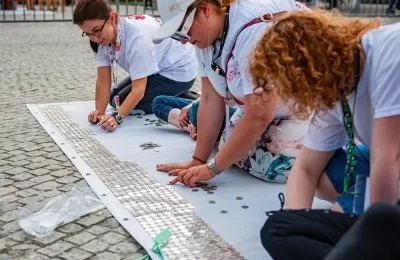 1 276,89 metrów złotówek!