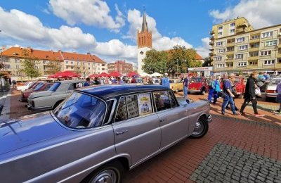 Zjazd motoryzacyjnych staruszków