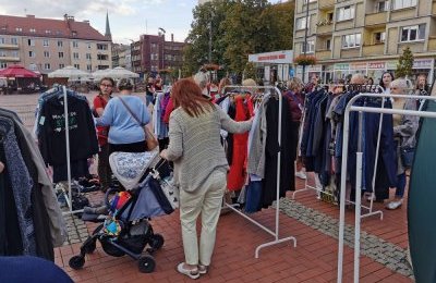 Wielka wymiana ubrań na Rynku.