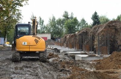 Trwają intensywne prace przy fundamentach nowego 