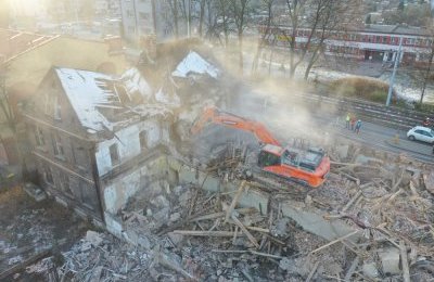 Trwa rozbiórka budynku przy ul. Świętochłowick