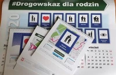 "Kieruj się na... XD". Kalendarze i gadżety na z