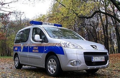 Policja i straż miejska ostrzegają przez megafon