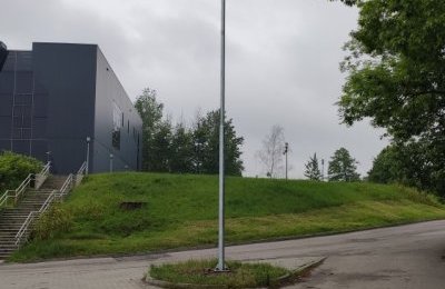 Kolejne naprawy uszkodzonych latarń w mieście