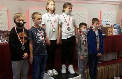 Młodzicy zdobyli medale w brydżu