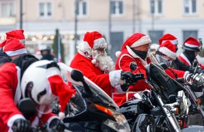 Motomikołaje rozdawali prezenty