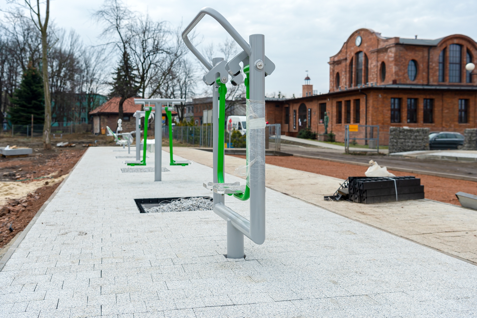 Obiekty po byłej kopalni pięknieją z dnia na dzień