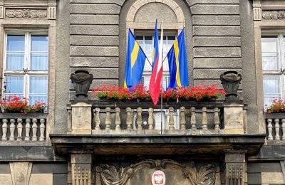 Tablice po śląsku stanęły przed Urzędem Miejs