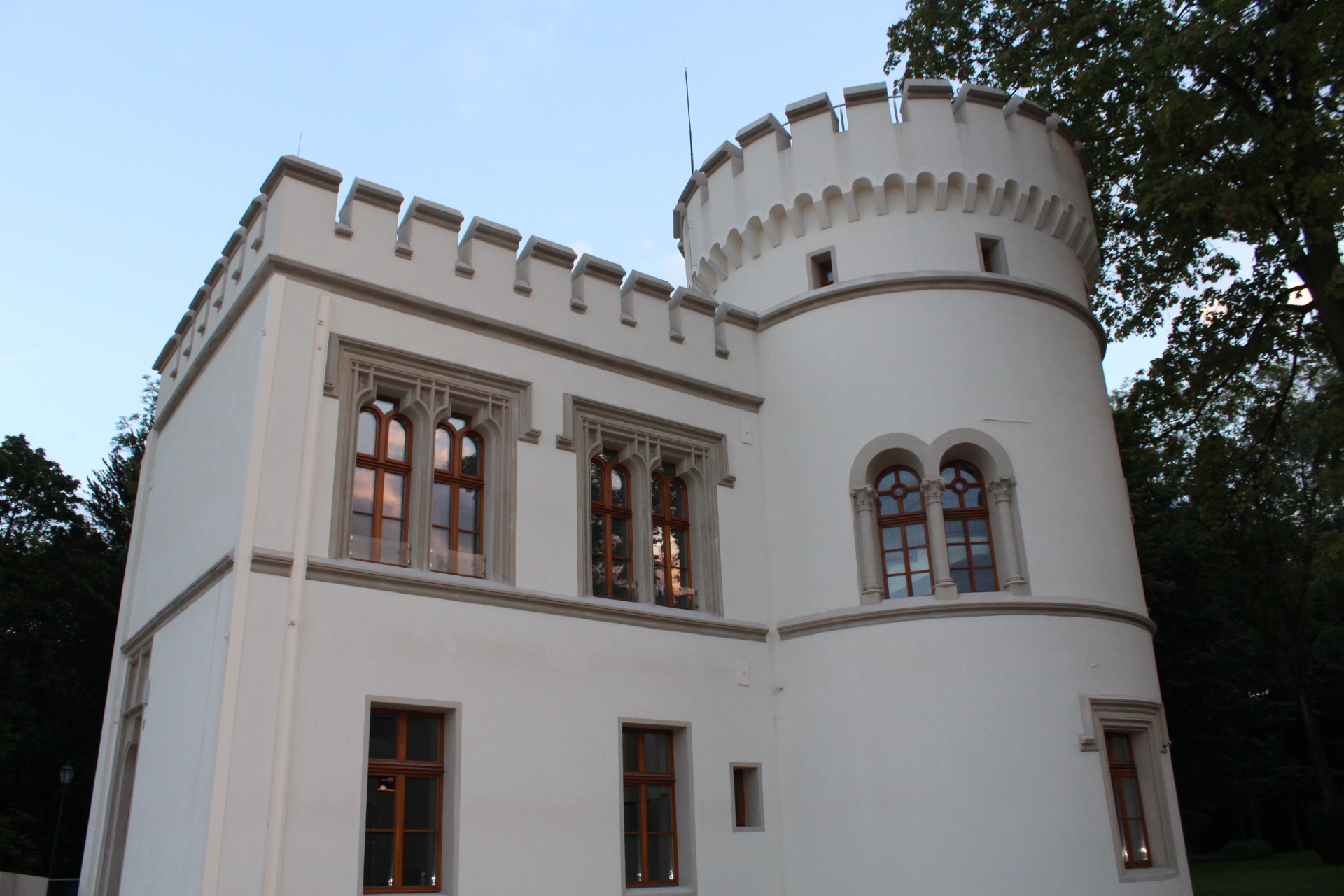 Zrewitalizowane pozostałości pałacu w Bytomiu - Miechowicach - fot. Tomasz Sanecki