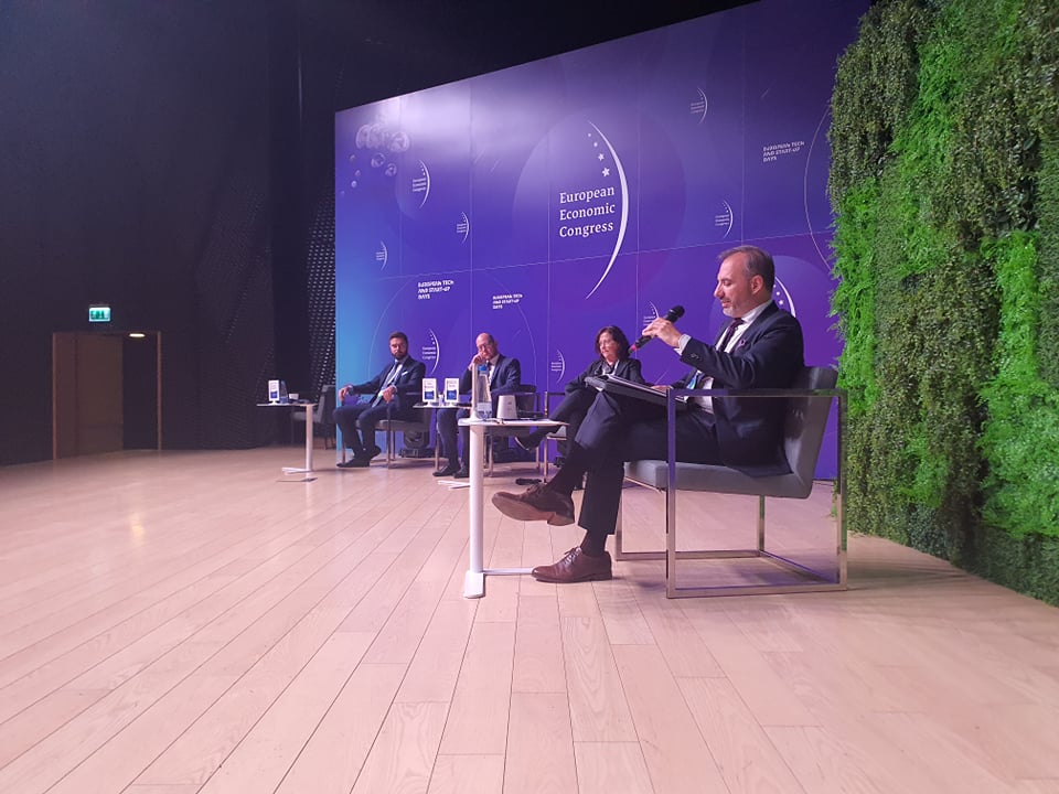 Panel  dyskusyjny podczas Europejskiego Kongresu Gospodarczego 