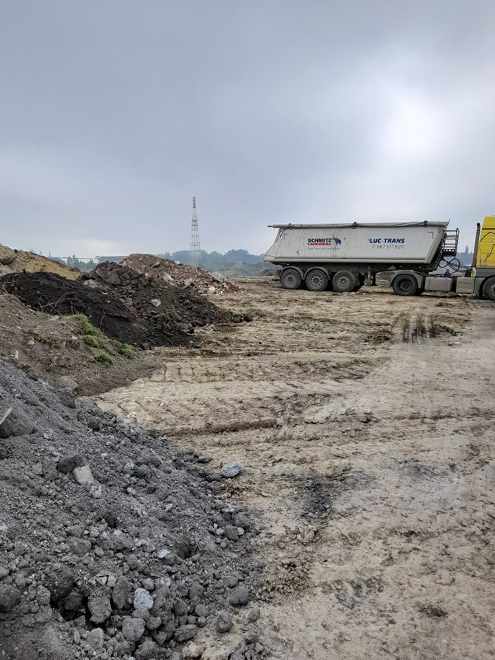 Pryzmy ziemi na terenach poprzemysłowych w Szombierkach