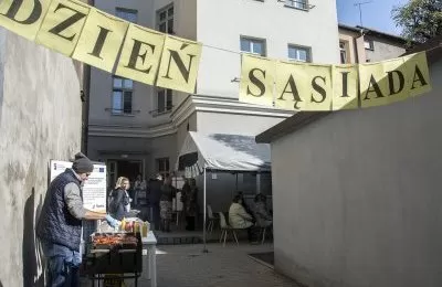 Po sąsiedzku z Józefczaka 14