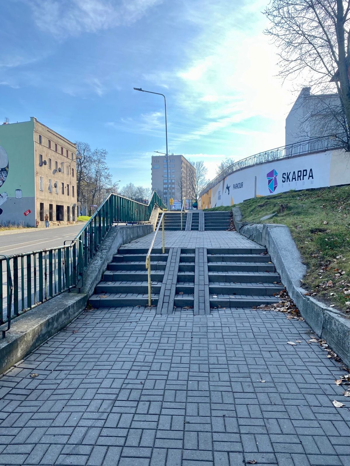 Chodnik i rampa przy ul. Chorzowskiej zostaną przebudowane