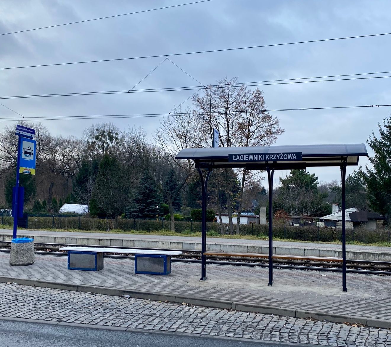 Nowe wiaty stanęły na przystankach komunikacji miejskiej