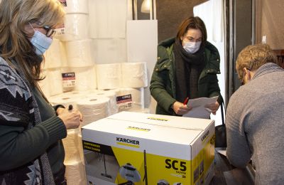 Miasto zakupiło odkurzacze i parownice dla placó