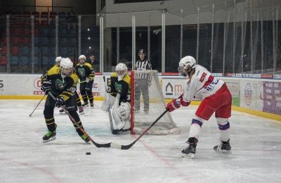 Hokeistki w półfinale PLHK. W dwumeczu zdobyły