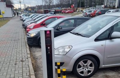 Coraz więcej stacji ładowania pojazdów elektryc