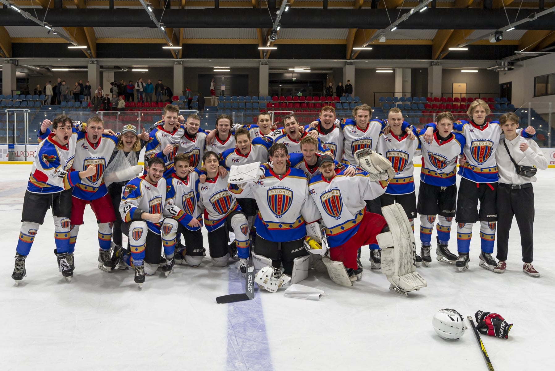 Juniorzy KH Polonia Bytom mistrzem Polski Zdjęcie bytomskiej drużyny hokejowej juniorów