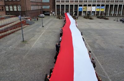 Wszyscy pod biało-czerwoną