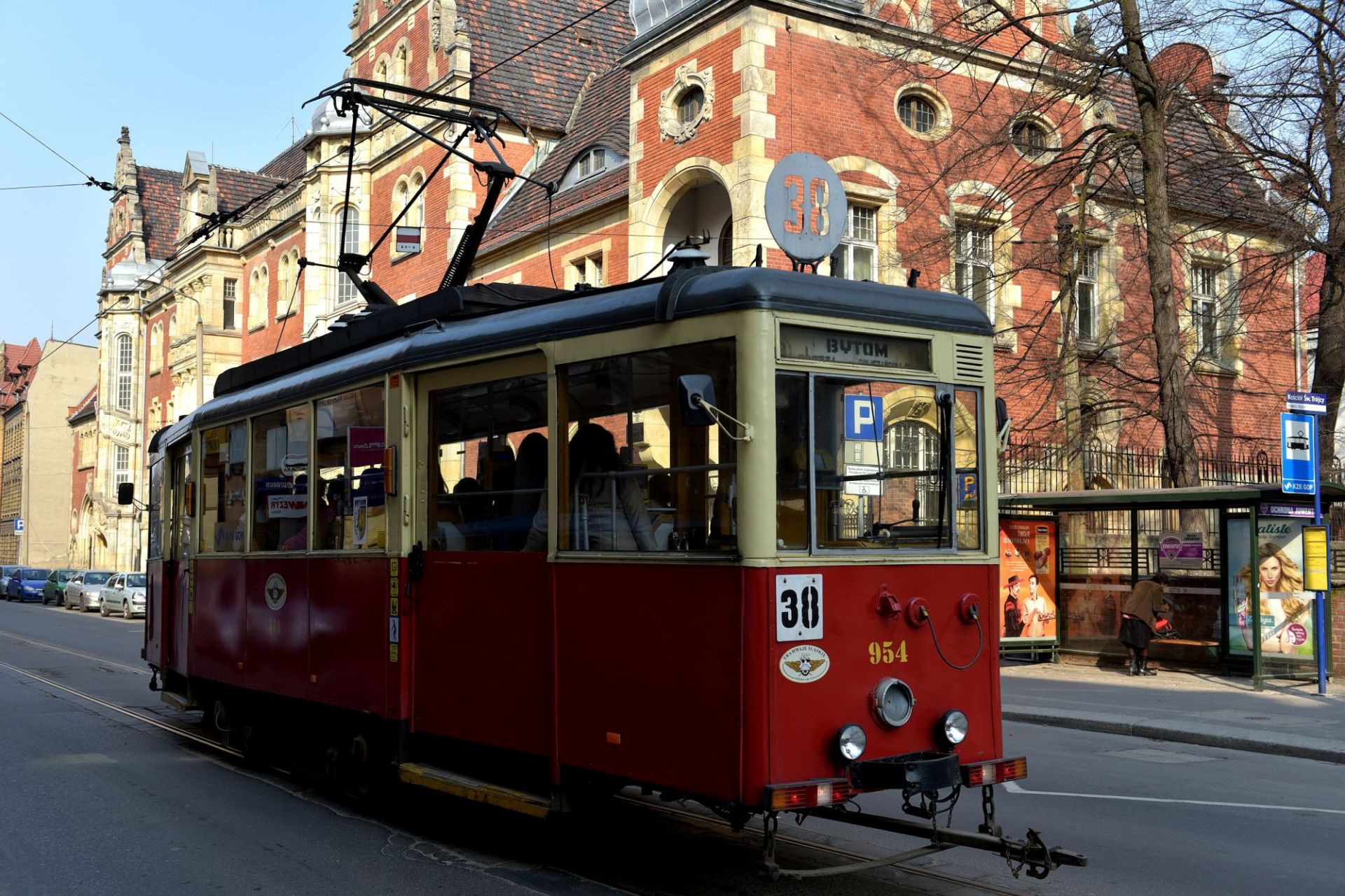 Historyczna „N” wraca na ulicę Piekarską