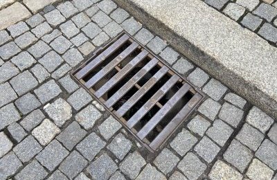 Trwa naprawa studzienek wodnościekowych