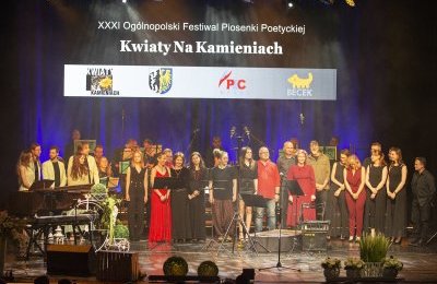 Laureaci festiwalu "Kwiaty na kamieniach" nagrodze
