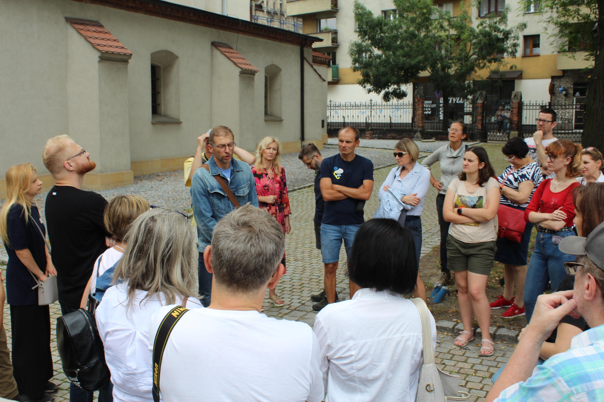 Odkrywali średniowieczne tajemnice Bytomia. Za nami spacer archeologiczny śladami średniowiecznych bytomskich cmentarzy