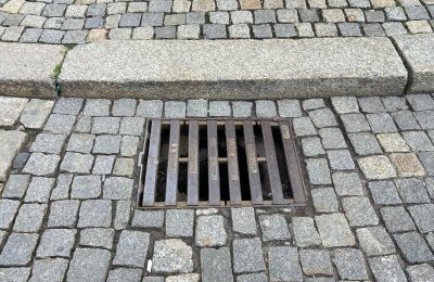 Widzisz kradzież studzienek kanalizacji deszczowe
