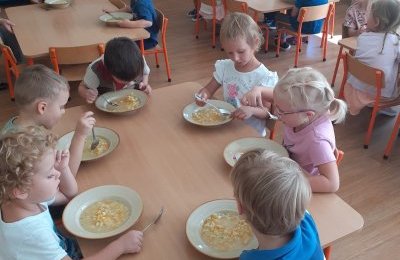 Zmiana stawki za wyżywienie w szkołach i przedsz