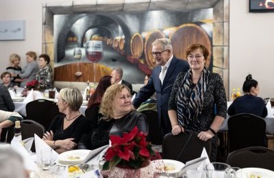 Prezydent połamał się opłatkiem z mieszkańcam