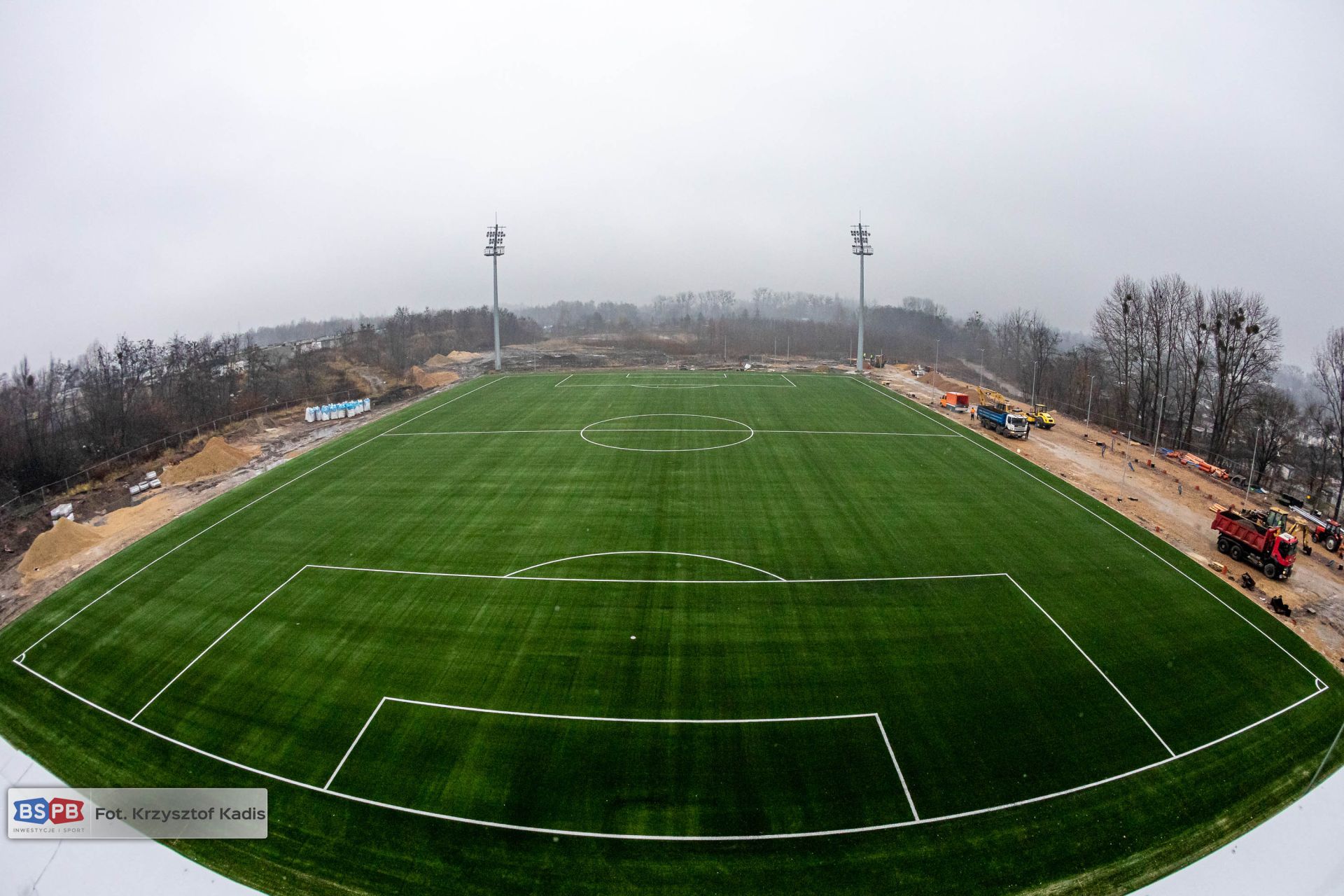 Trwa budowa obiektu piłkarskiego Polonii Bytom. Płyta główna boiska już gotowa