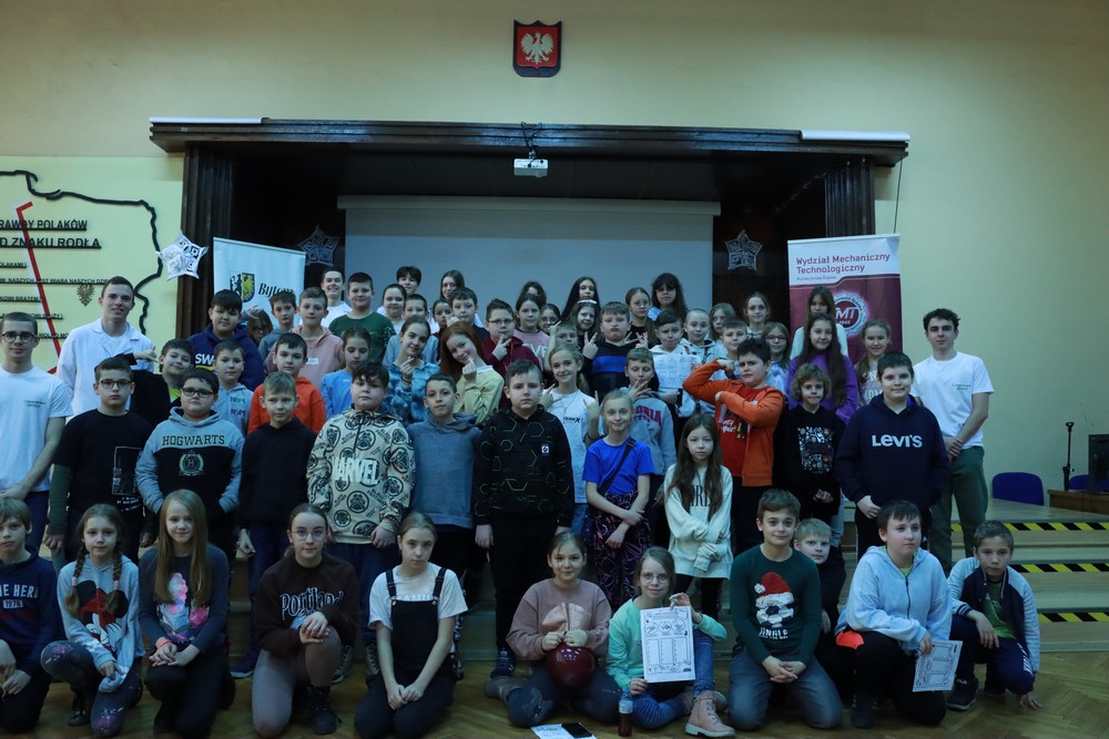 1600 uczniów z bytomskich szkół podstawowych wzięło udział w warsztatach zorganizowanych przez grupę licealistów z I LO
