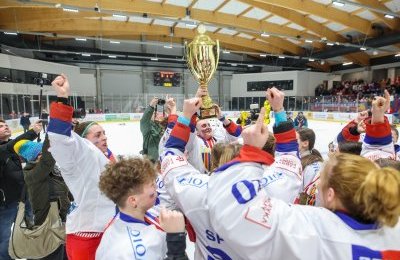 Złoto hokeistek, hat trick Wiktorii Dziwok