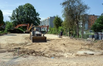 Trwa budowa placu zabaw i parkingu przy przedszkol
