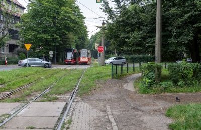 Przebudowa linii tramwajowej na Stroszek. Ruszyły